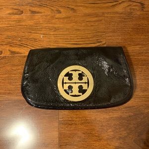 tory burch clutch